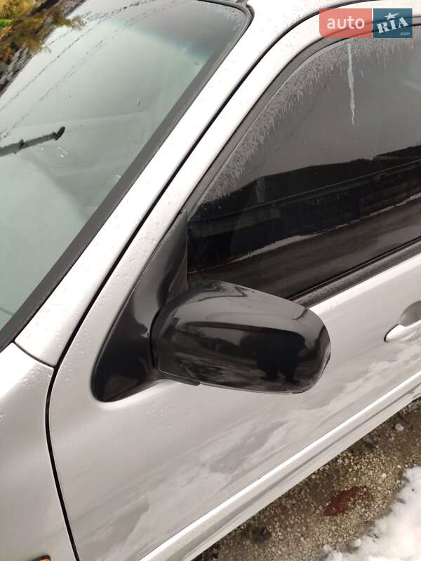 Позашляховик / Кросовер Mazda Tribute 2003 в Дніпрі