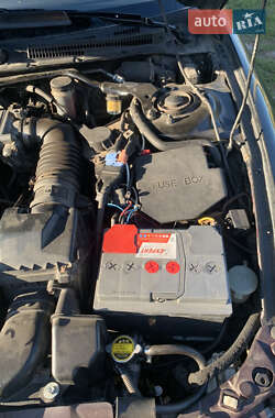 Седан Mazda Xedos 6 1993 в 
