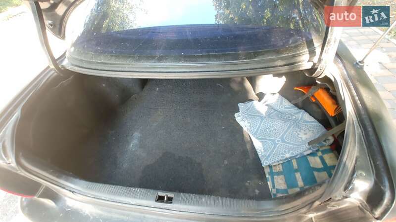 Седан Mazda Xedos 9 1995 в Святопетрівське