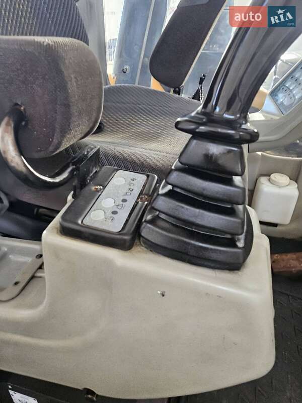 Колесный экскаватор Mecalac 12MXT 2011 в Бучаче фото 13 Колесный экскаватор Mecalac 12MXT 2011 в Бучаче