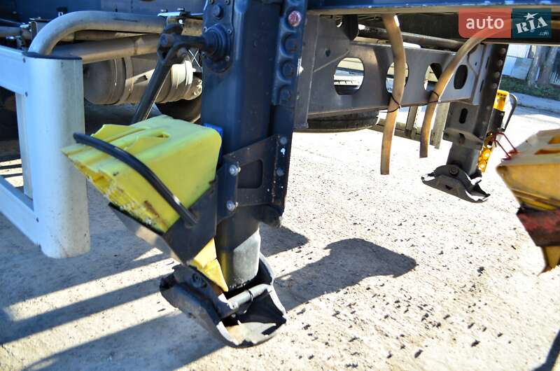 Цистерна полуприцеп Menci SA 2007 в Львове