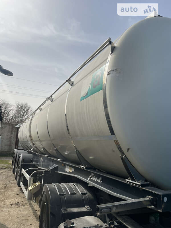 Цистерна напівпричіп Menci SA 2010 в Теплодарі
