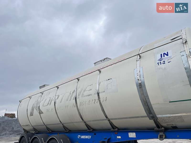 Цистерна Menci SA 2007 в Львове