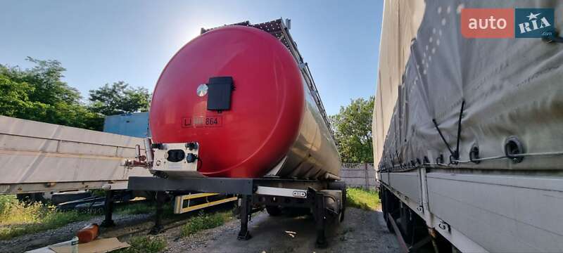 Цистерна напівпричіп Menci SA 2008 в Дніпрі
