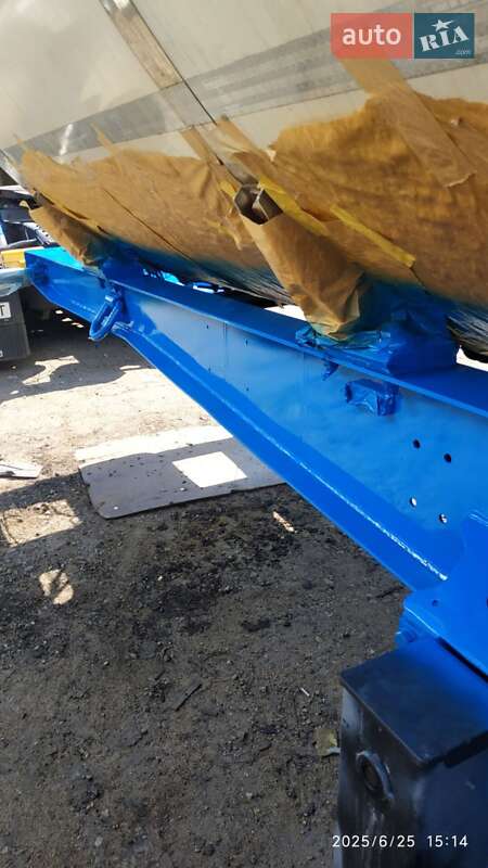 Цистерна полуприцеп Menci SA 2008 в Одессе