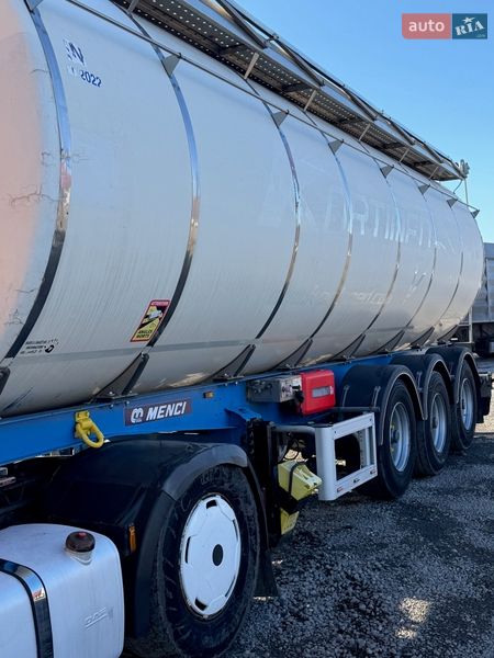 Цистерна полуприцеп Menci SA 2007 в Нежине