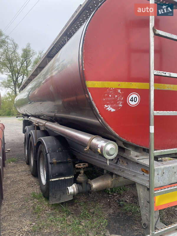 Цистерна полуприцеп Menci SL 1996 в Ромнах
