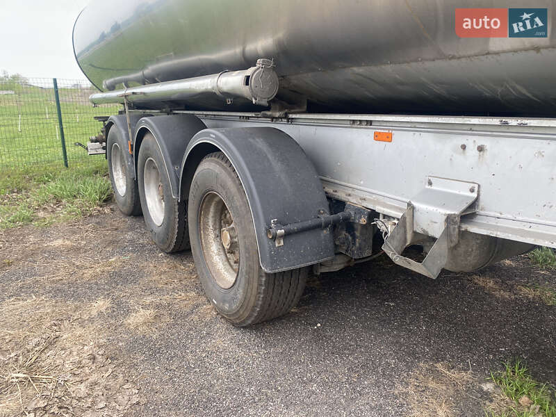 Цистерна полуприцеп Menci SL 1996 в Ромнах