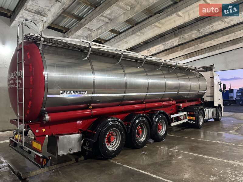 Цистерна напівпричіп Menci SL 1995 в Ужгороді