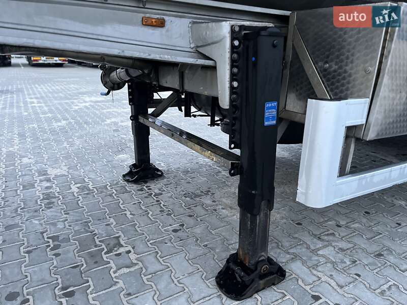 Цистерна полуприцеп Menci SL 1995 в Черновцах