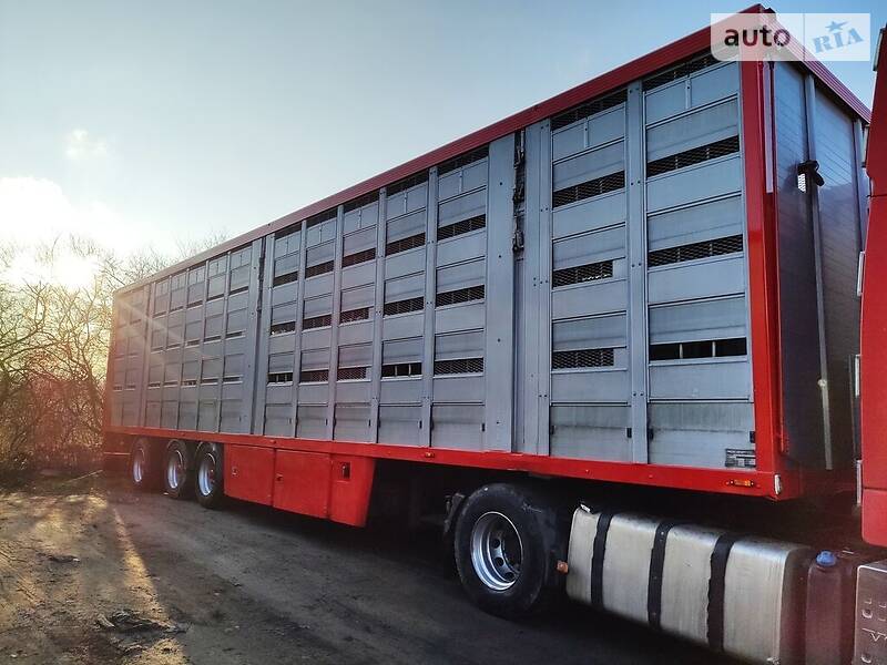Для перевезення тварин - напівпричіп Menke 324 2007 в Радомишлі