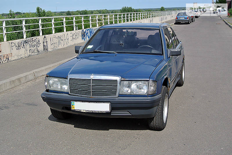 Седан Mercedes-Benz 190 1984 в Киеве