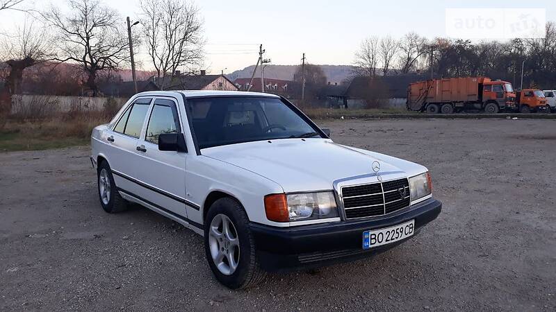Mercedes-Benz 190 1988