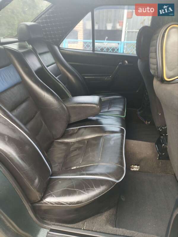 Седан Mercedes-Benz 190 1984 в Одессе