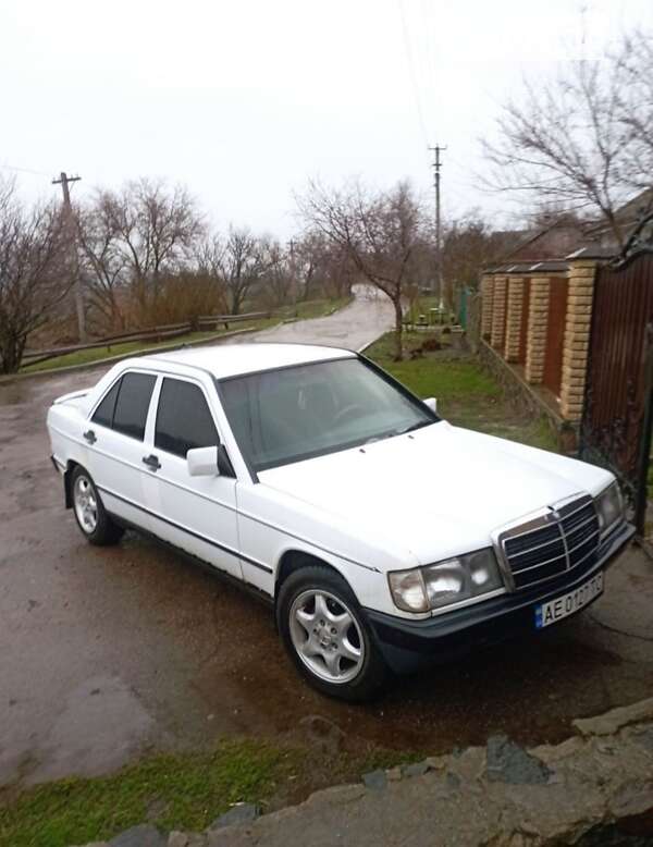 Седан Mercedes-Benz 190 1988 в Вознесенську