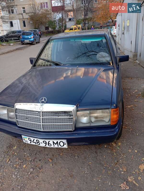 Седан Mercedes-Benz 190 1985 в 