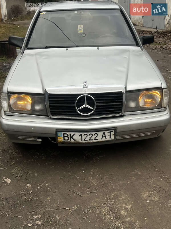 Седан Mercedes-Benz 190 1983 в Звягелі