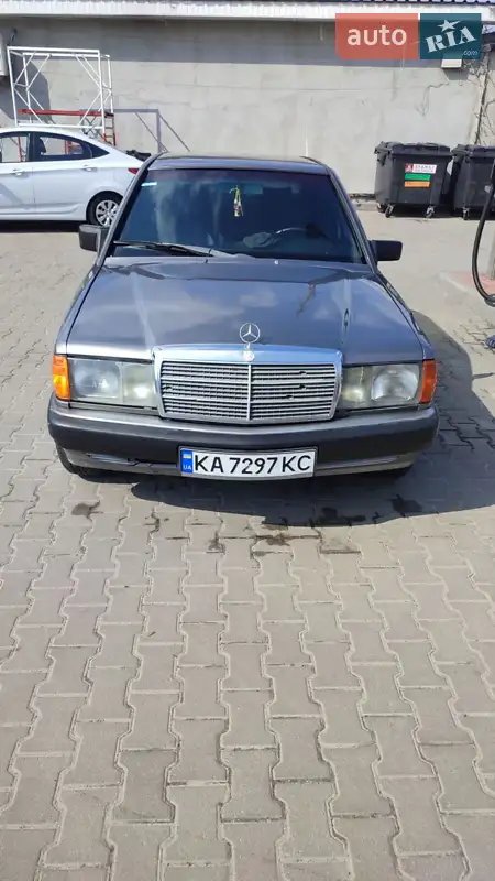 Седан Mercedes-Benz 190 1990 в 