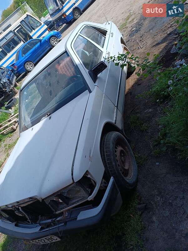 Седан Mercedes-Benz 190 1986 в Николаеве