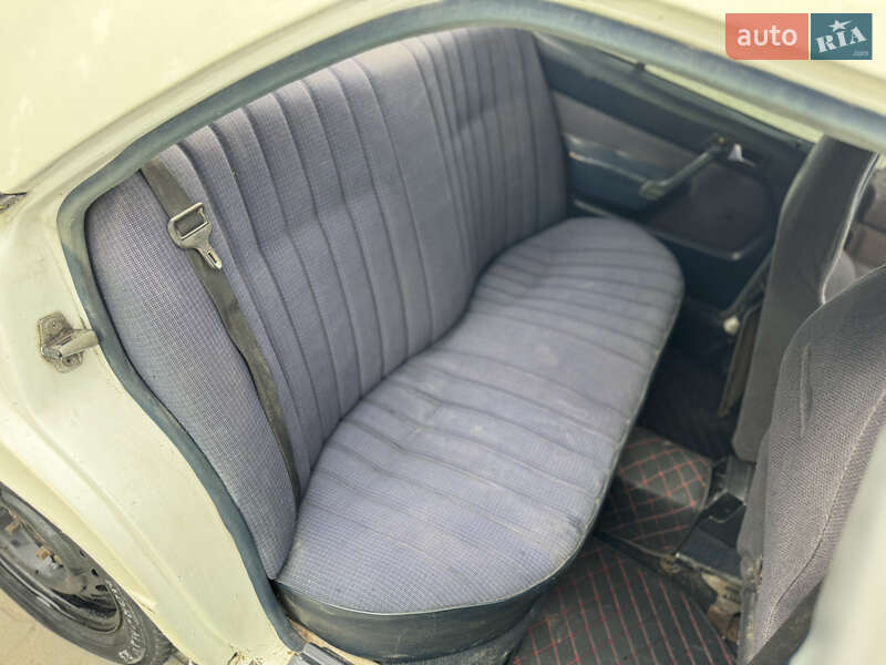 Седан Mercedes-Benz 190 1986 в Летичеве