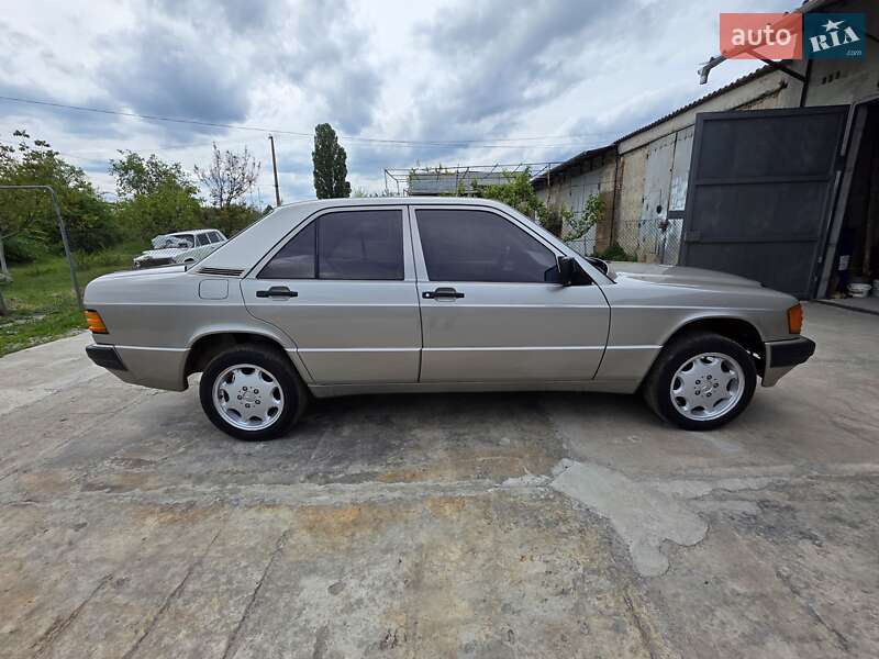 Седан Mercedes-Benz 190 1992 в Жовтих Водах