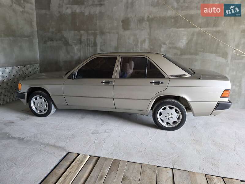 Седан Mercedes-Benz 190 1992 в Жовтих Водах
