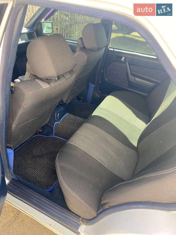 Седан Mercedes-Benz 190 1990 в Одессе фото 17 Седан Mercedes-Benz 190 1990 в Одессе