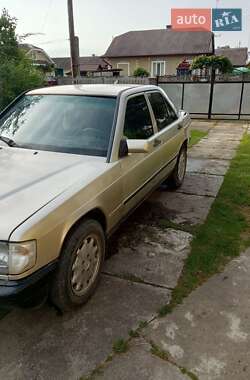 Седан Mercedes-Benz 190 1986 в Черновцах