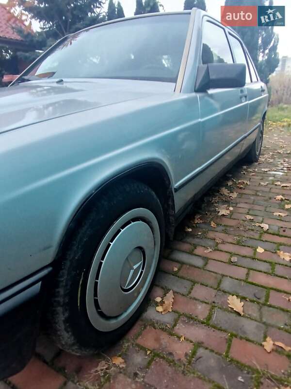 Седан Mercedes-Benz 190 1988 в Житомире фото 2 Седан Mercedes-Benz 190 1988 в Житомире