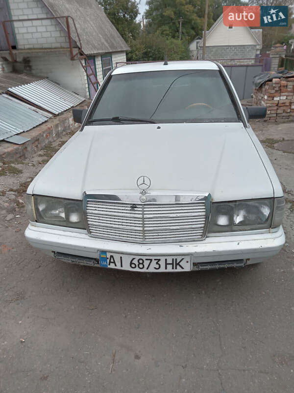 Mercedes-Benz 190 1983