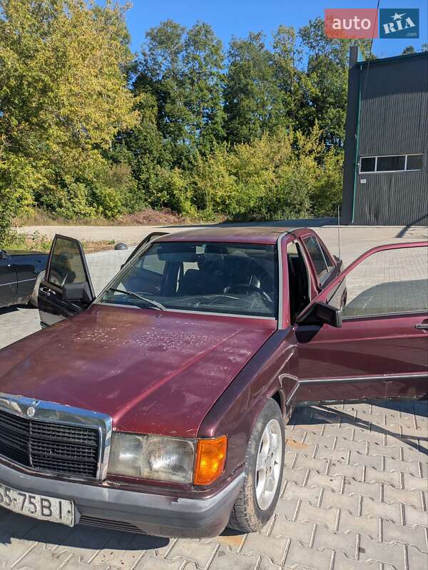 Седан Mercedes-Benz 190 1983 в Тернополі