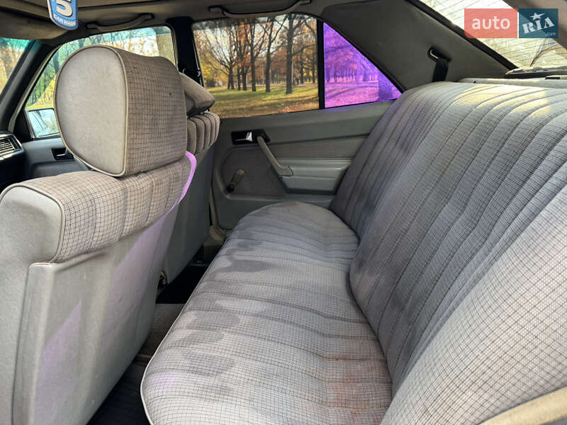 Седан Mercedes-Benz 190 1987 в Харькове фото 11 Седан Mercedes-Benz 190 1987 в Харькове