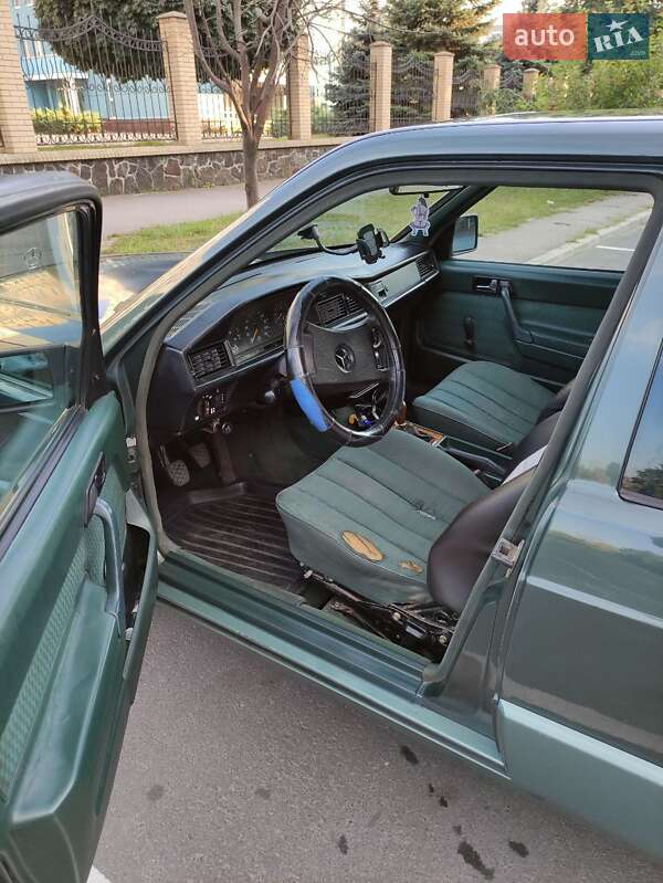 Седан Mercedes-Benz 190 1990 в Черкассах фото 5 Седан Mercedes-Benz 190 1990 в Черкассах