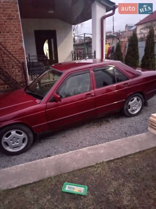 Седан Mercedes-Benz 190 1985 в Львове