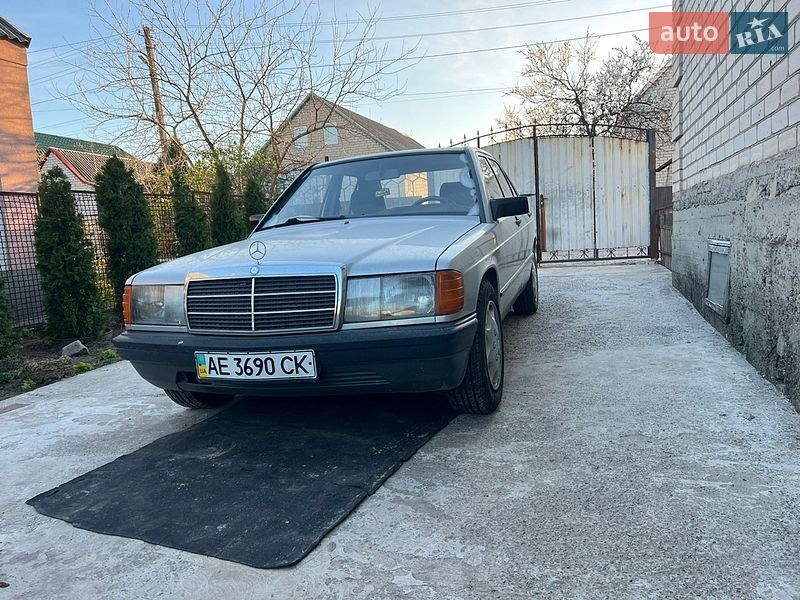 Mercedes-Benz 190 1984
