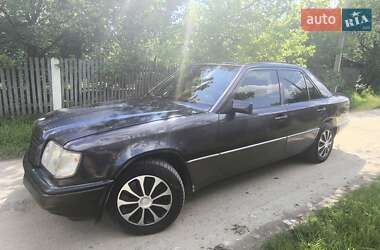 Седан Mercedes-Benz 500K 1994 в 