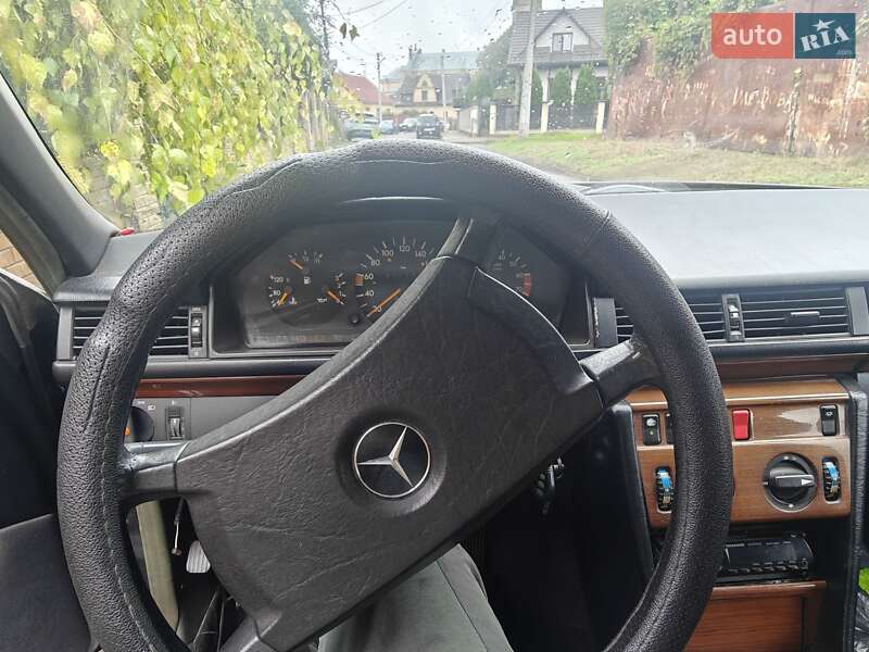 Седан Mercedes-Benz 500K 1986 в Луцке