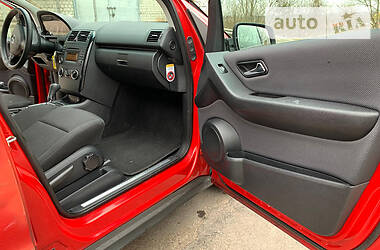 Хетчбек Mercedes-Benz A-Class 2011 в 