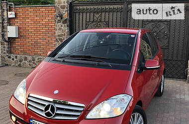Хетчбек Mercedes-Benz A-Class 2010 в 