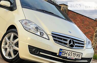 Хетчбек Mercedes-Benz A-Class 2012 в 