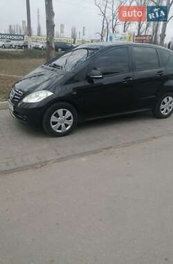 Хэтчбек Mercedes-Benz A-Class 2011 в 