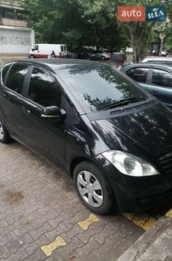 Хэтчбек Mercedes-Benz A-Class 2011 в 