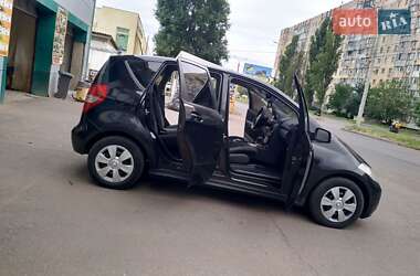 Хэтчбек Mercedes-Benz A-Class 2011 в 