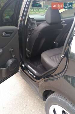 Хэтчбек Mercedes-Benz A-Class 2011 в 