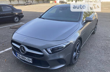 Седан Mercedes-Benz A-Class 2019 в Києві