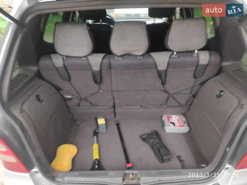 Хэтчбек Mercedes-Benz A-Class 2001 в Могилев-Подольске фото 12 Хэтчбек Mercedes-Benz A-Class 2001 в Могилев-Подольске
