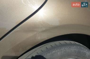 Хэтчбек Mercedes-Benz A-Class 2011 в 