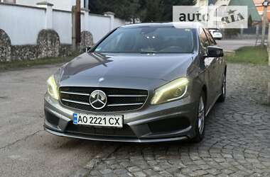 Хэтчбек Mercedes-Benz A-Class 2012 в 