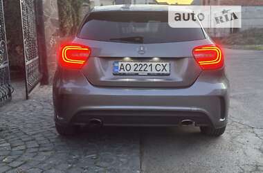Хэтчбек Mercedes-Benz A-Class 2012 в 