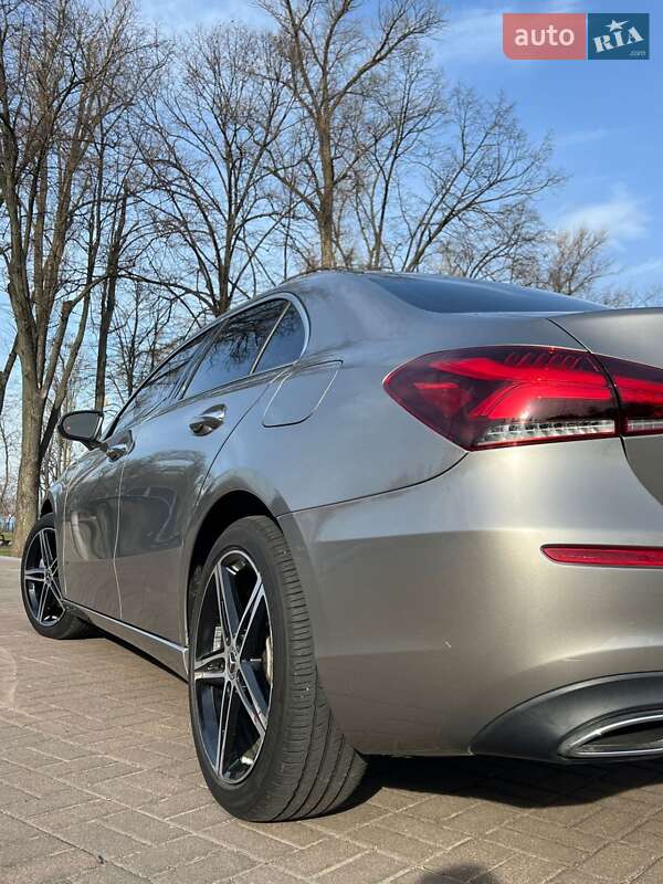 Седан Mercedes-Benz A-Class 2019 в Киеве